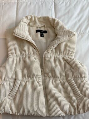 Forever 21 Cream Ribbed Puffer Vest Size M